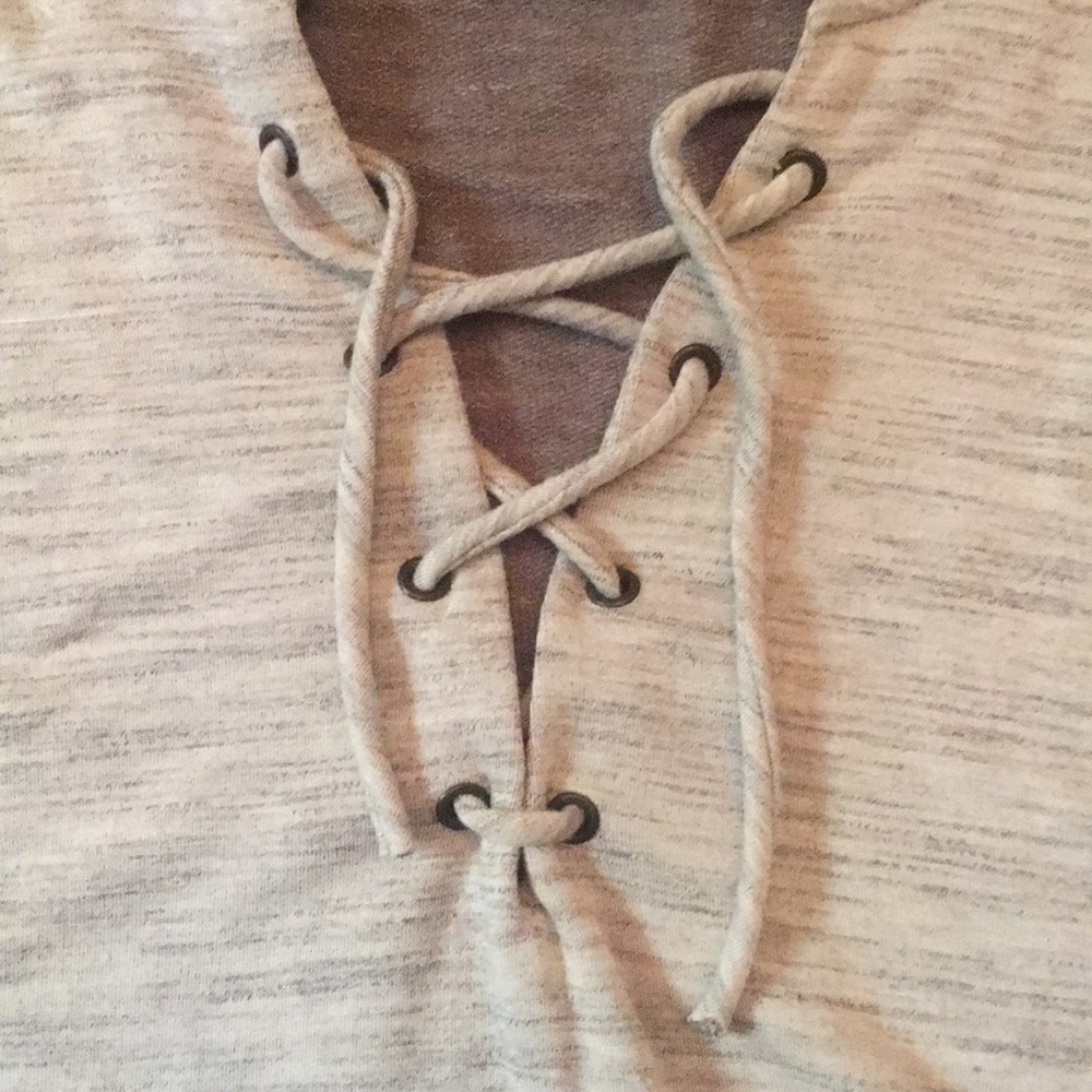 hooded cropped tee/ bought at PacSun - Picture 3 of 3